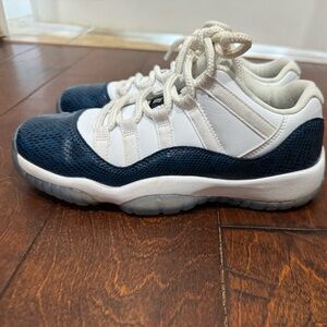 Jordan snakeskin 11 retro lows